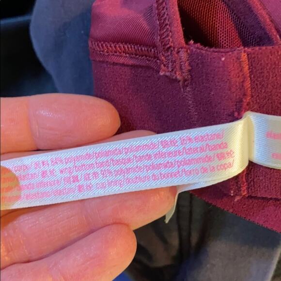 Victoria's Secret Lace Triangle Embroidered Roses - Picture 9 of 9